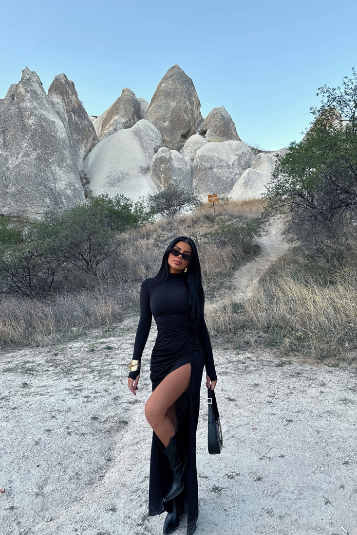 Siyah Taren Yırtmaçlı Elbise ATE-1756 - EYYO