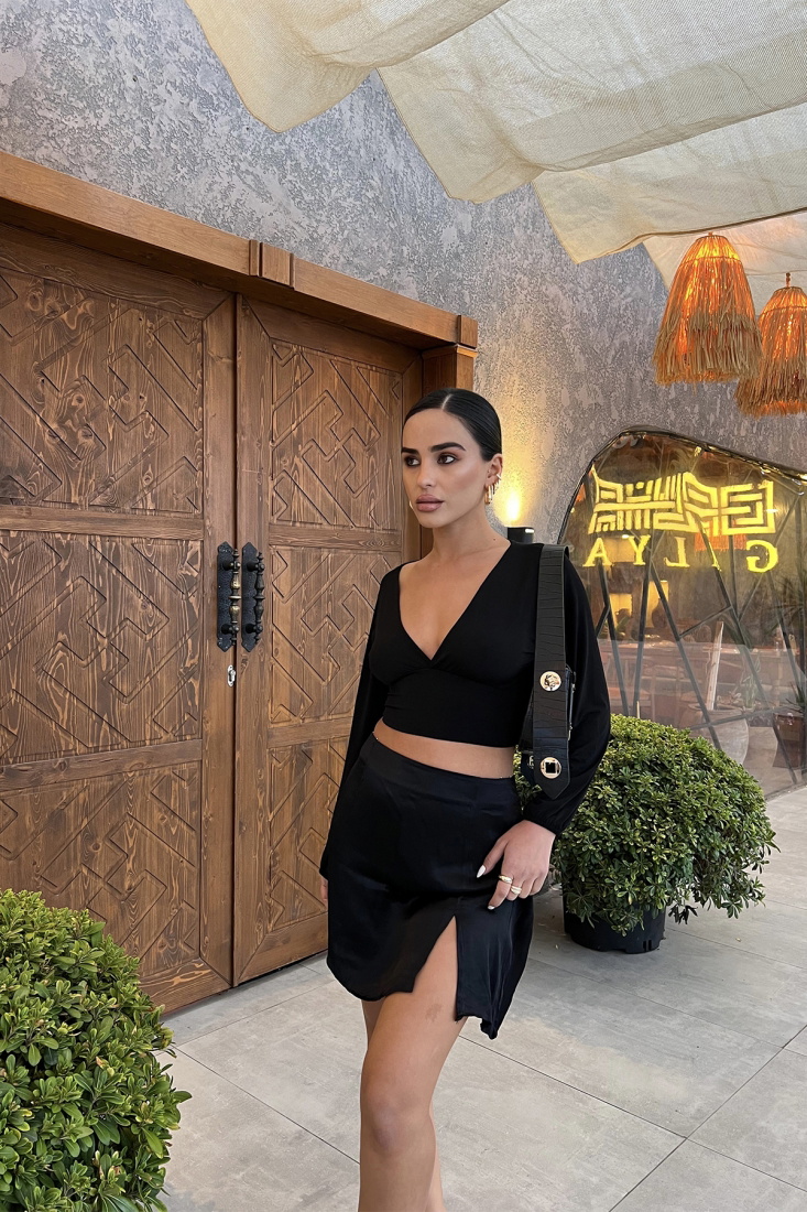 Siyah V Yaka Crop Top ATE2139 - gecce