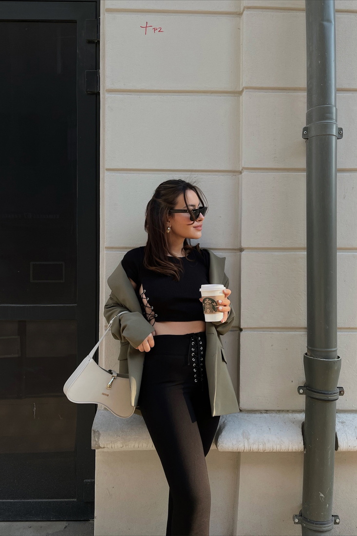 Siyah Yandan Bağlamalı Crop Top ATE733