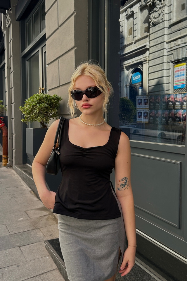Siyah Yırtmaç Detay Crop Top ATE6334 