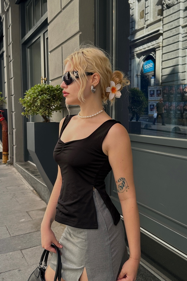 Siyah Yırtmaç Detay Crop Top ATE6334 - 3
