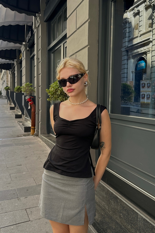 Siyah Yırtmaç Detay Crop Top ATE6334 - 4