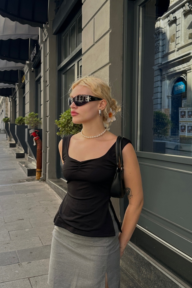 Siyah Yırtmaç Detay Crop Top ATE6334 - 5