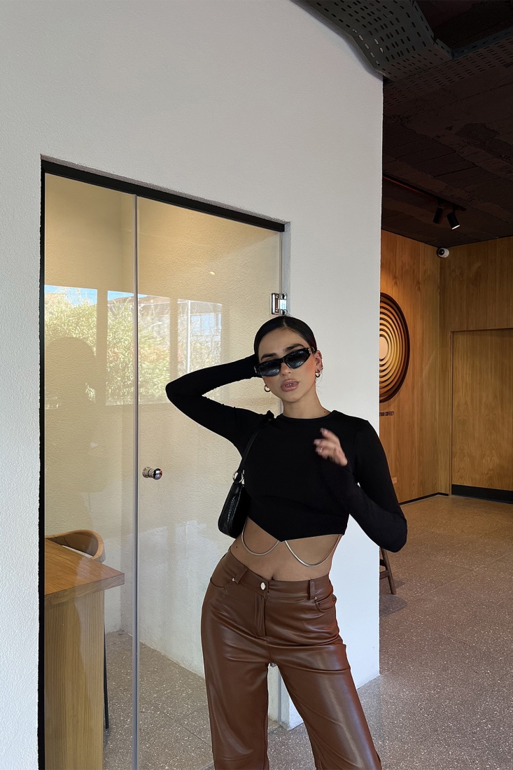 Siyah Zincir Detay Crop Top ATE3238 - EYYO