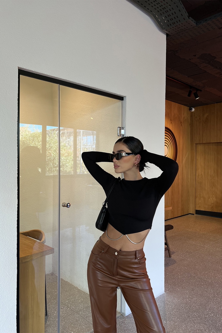 Siyah Zincir Detay Crop Top ATE3238 - EYYO