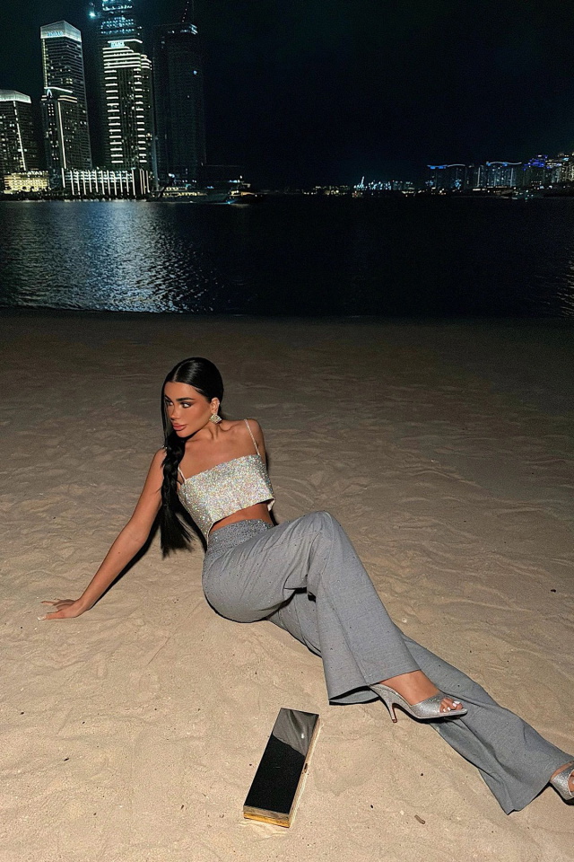 Taş Detay Askılı Crop Top
