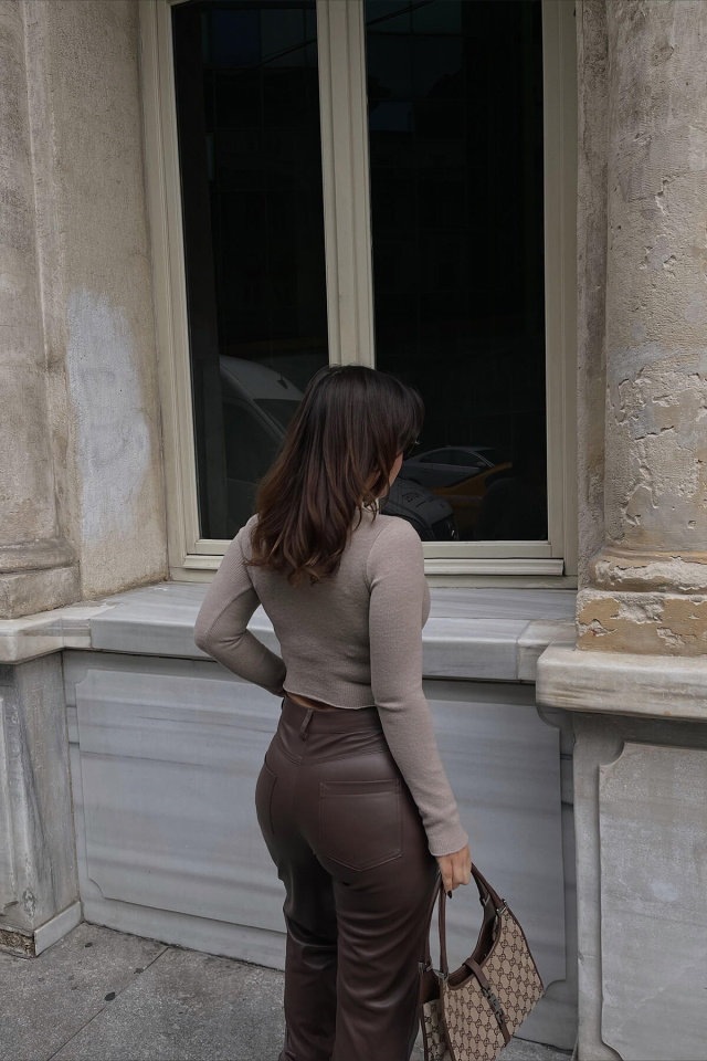Taş Düğme Detay Crop Top ATE2858 - 6