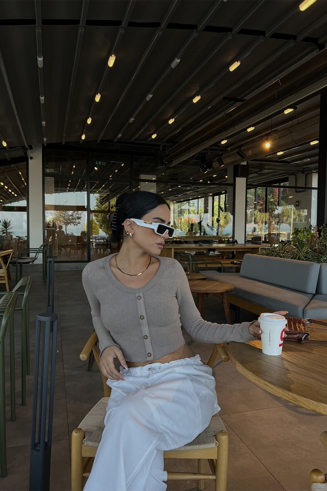 Taş Düğme Detay Crop Top ATE2858 -