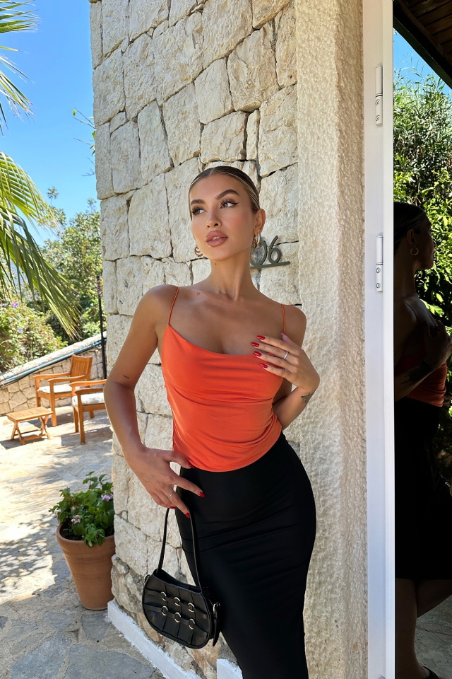 Turuncu İp Askılı Crop Top