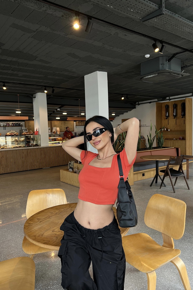 Turuncu Kare Yaka Crop Top ATE4826 