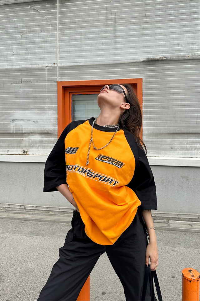 Turuncu Önü Yazılı Oversize Tişört -