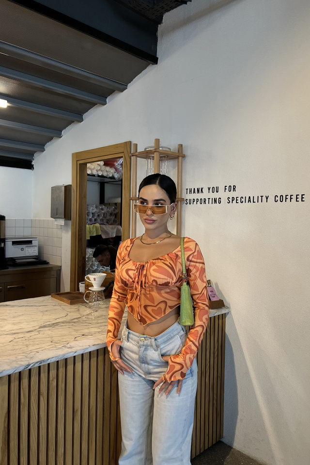 Turuncu Tül Detay Bağlamalı Crop Top -