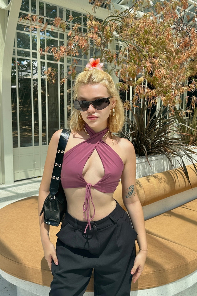 Vişne Çürüğü Önden Bağlamalı Crop Top -