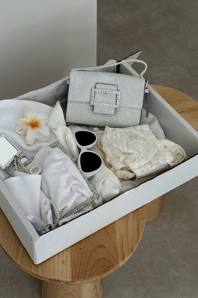 White Eyyo Box ATE8644 - 1