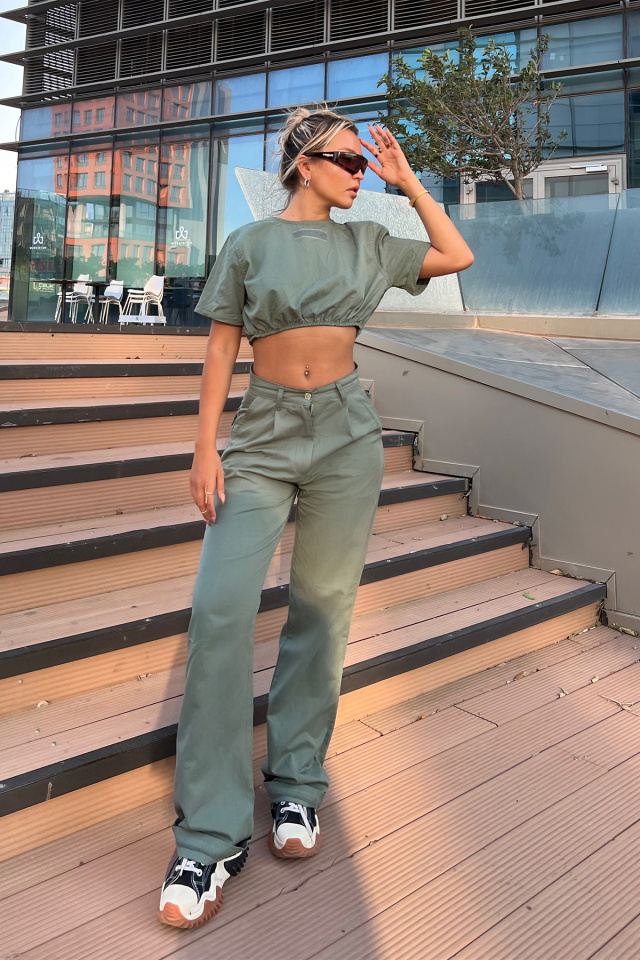 Liza Yeşil Bağlamalı Sırt Detay Crop Top -